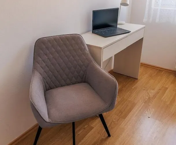 Appartement Place 2 *